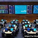 사모펀드의 펀드 구조 이해하기 - **The Duality of Investment Worlds**
    A visually compelling composite image illustrating the star...